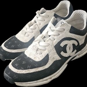 Chanel Black White Suede CC Logo Low Top Lace Up Trainer Sneaker